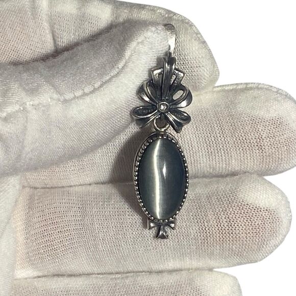 Vintage Jenavi Dangle Earrings Gray Cat's Eye Moonstones Costume Estate Jewelry - Picture 8 of 9